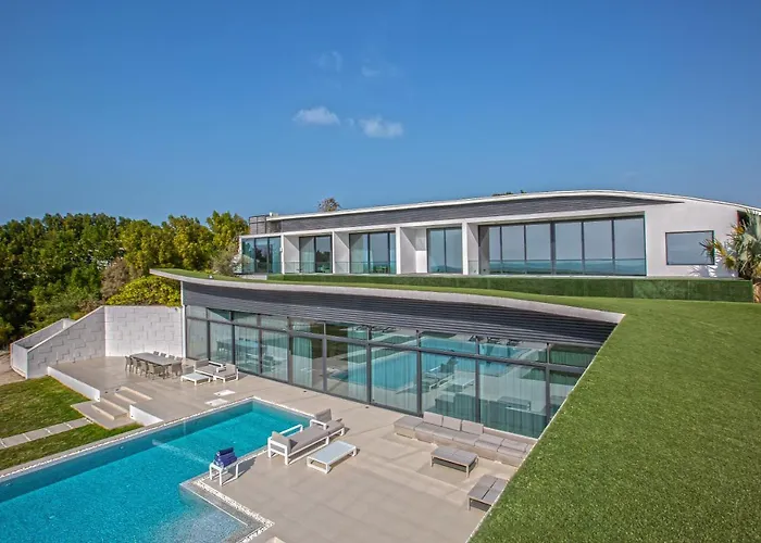 Paradise Nurai Villa - 6 Bedrooms